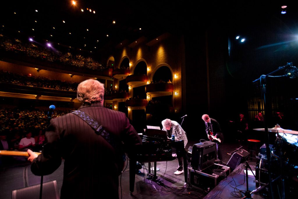 Jerry Lee Lewis kicks piano bench at Peace Center