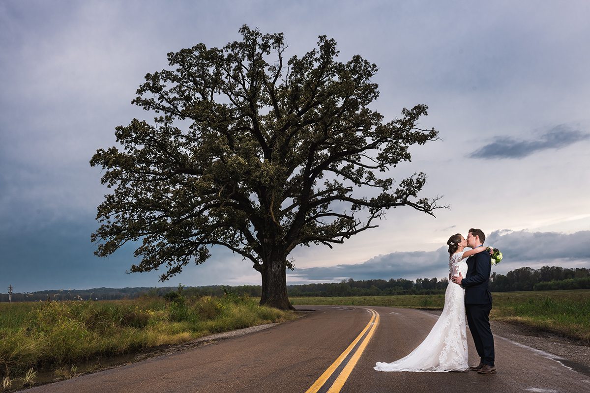 Big Tree Wedding Columbia Missouri Rachel and Kendall Schaefer Photography