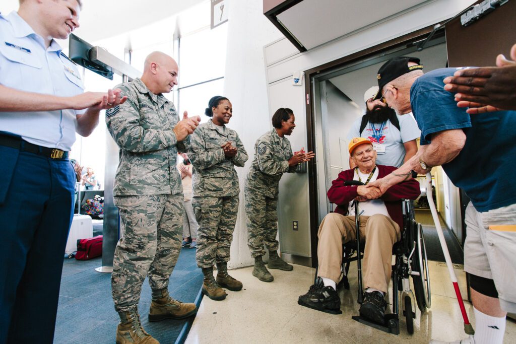 WWII Veteran arrive on Honor Flight