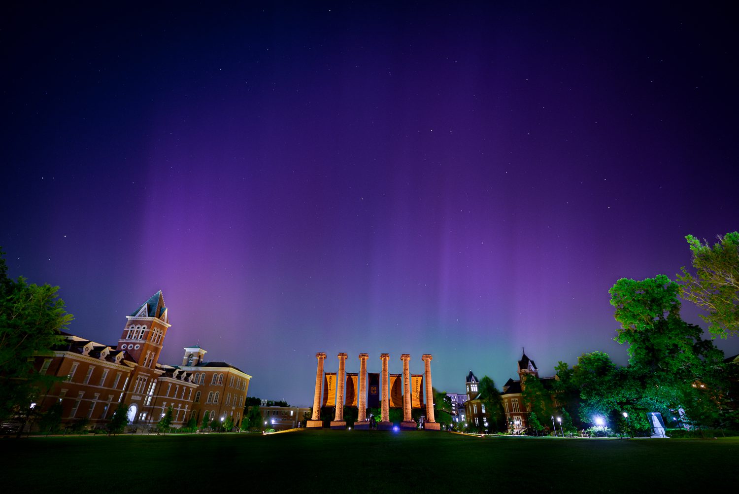 mizzou aurora borealis northern lights over the columns